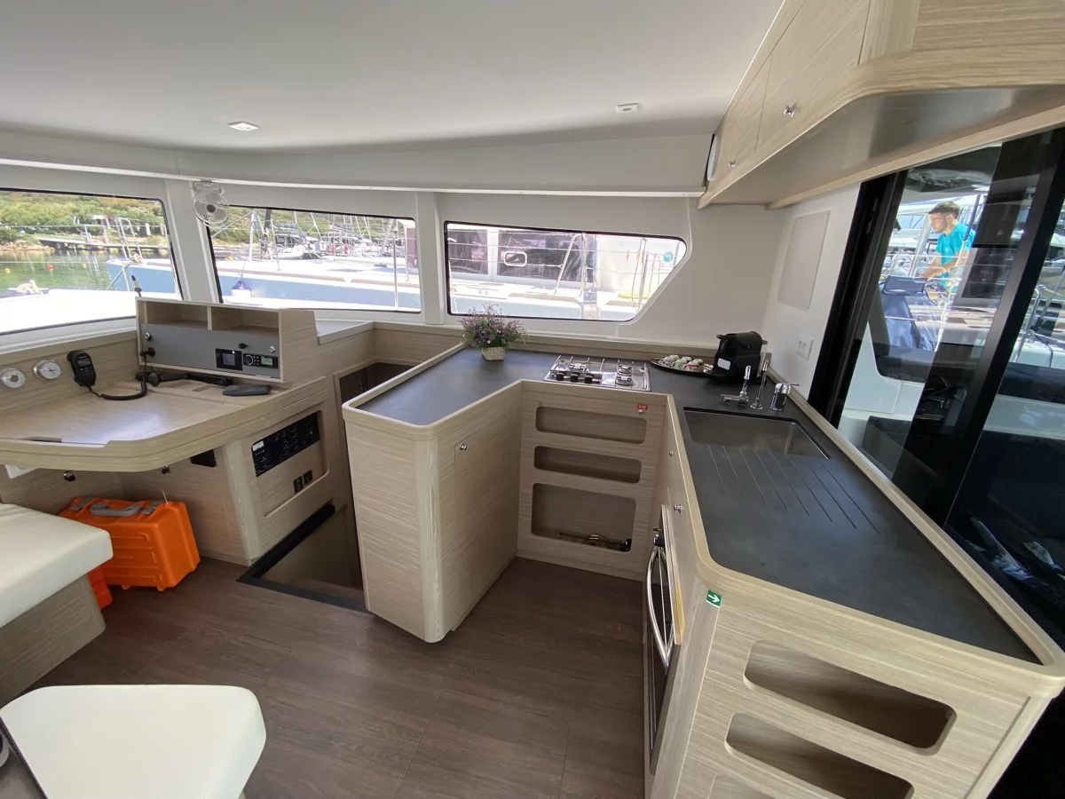 Lagoon 42 (Cetus) Interior image - 26