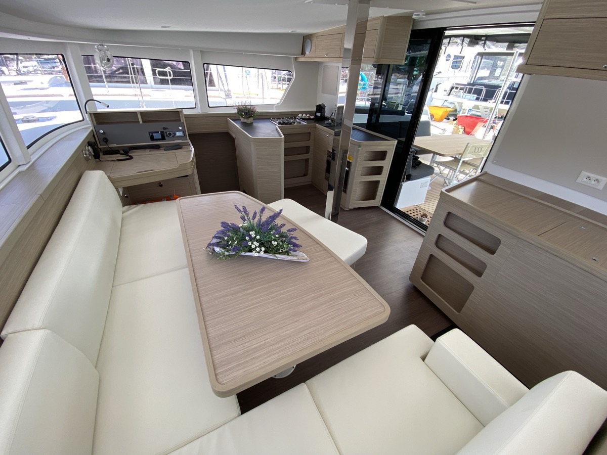 Photo #19 - Lagoon 42 (Cetus) in Portorosa - 15590