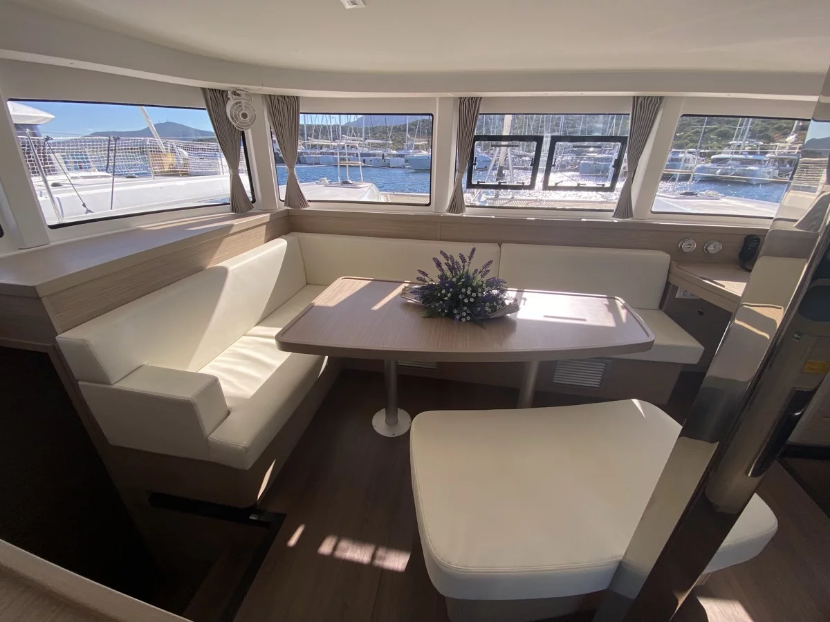 Lagoon 42 (Nereide) Interior image - 28