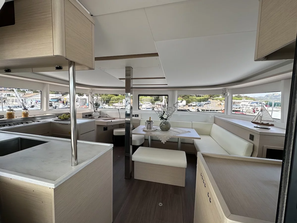Lagoon 46 (Granma) Interior image - 9