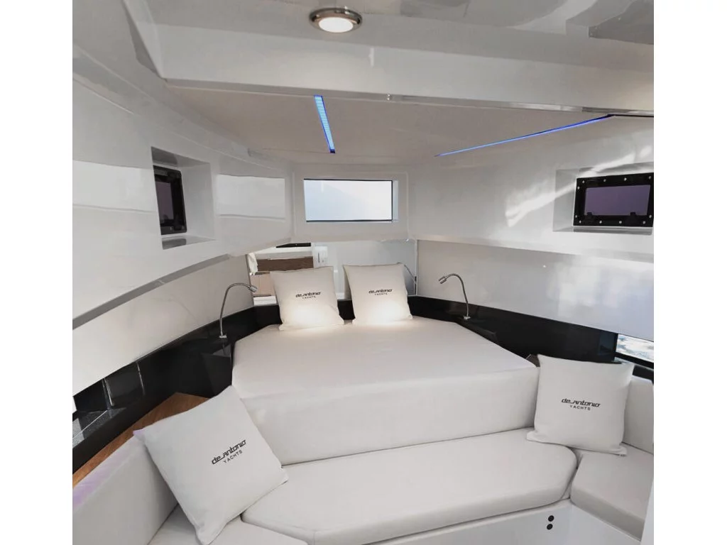 De Antonio 36 Hard Top (Beluga) Interior image - 4