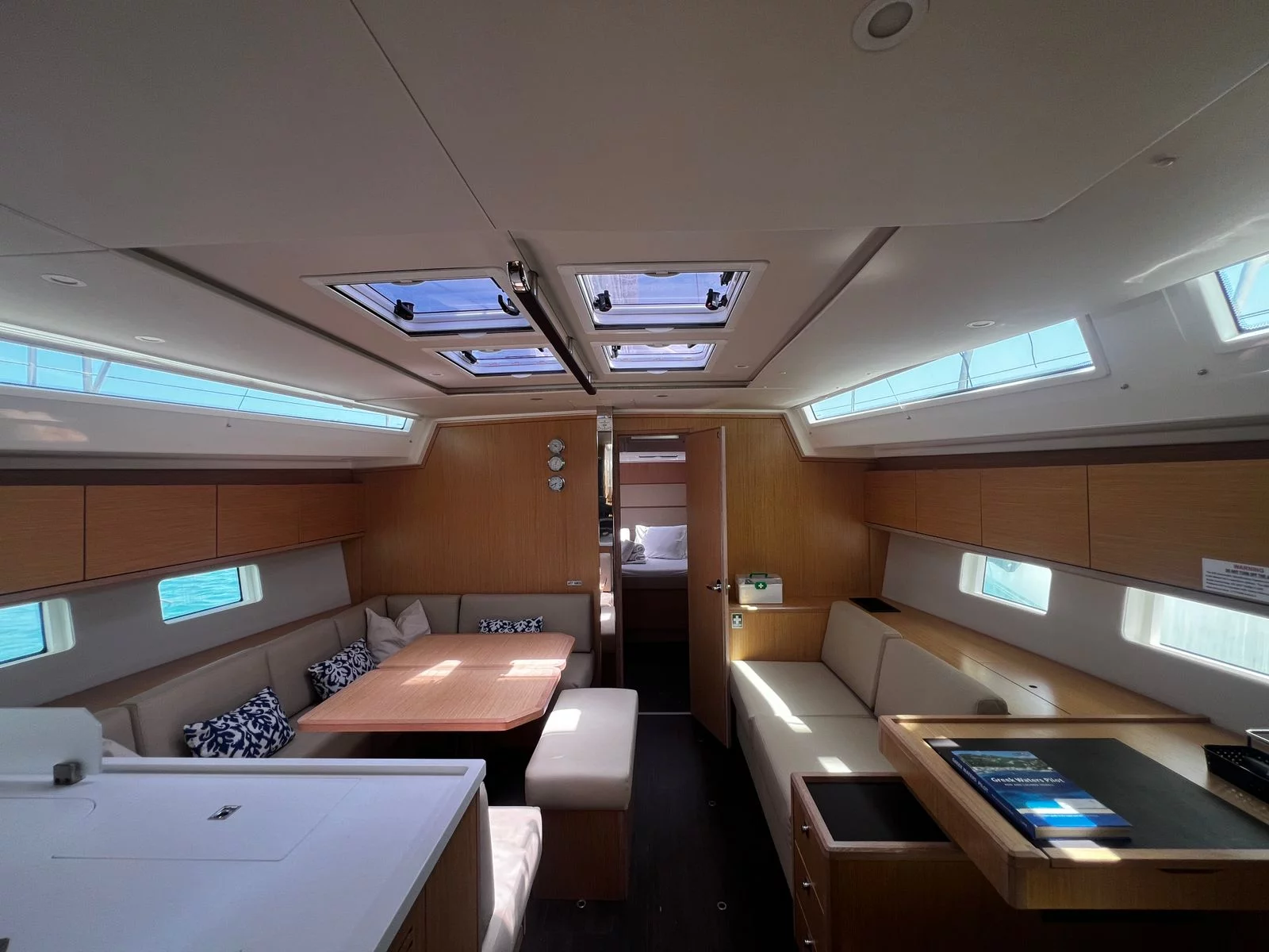 Bavaria C50 Style (Hainan) Interior image - 7