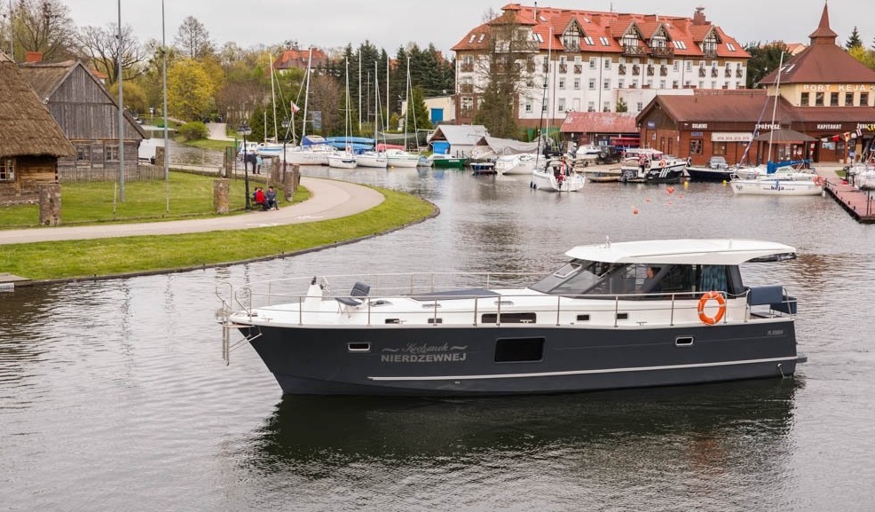 Photo #8 - Nautika 1300 LUX (Nautika 1300 LUX) en Wilkasy - 4877