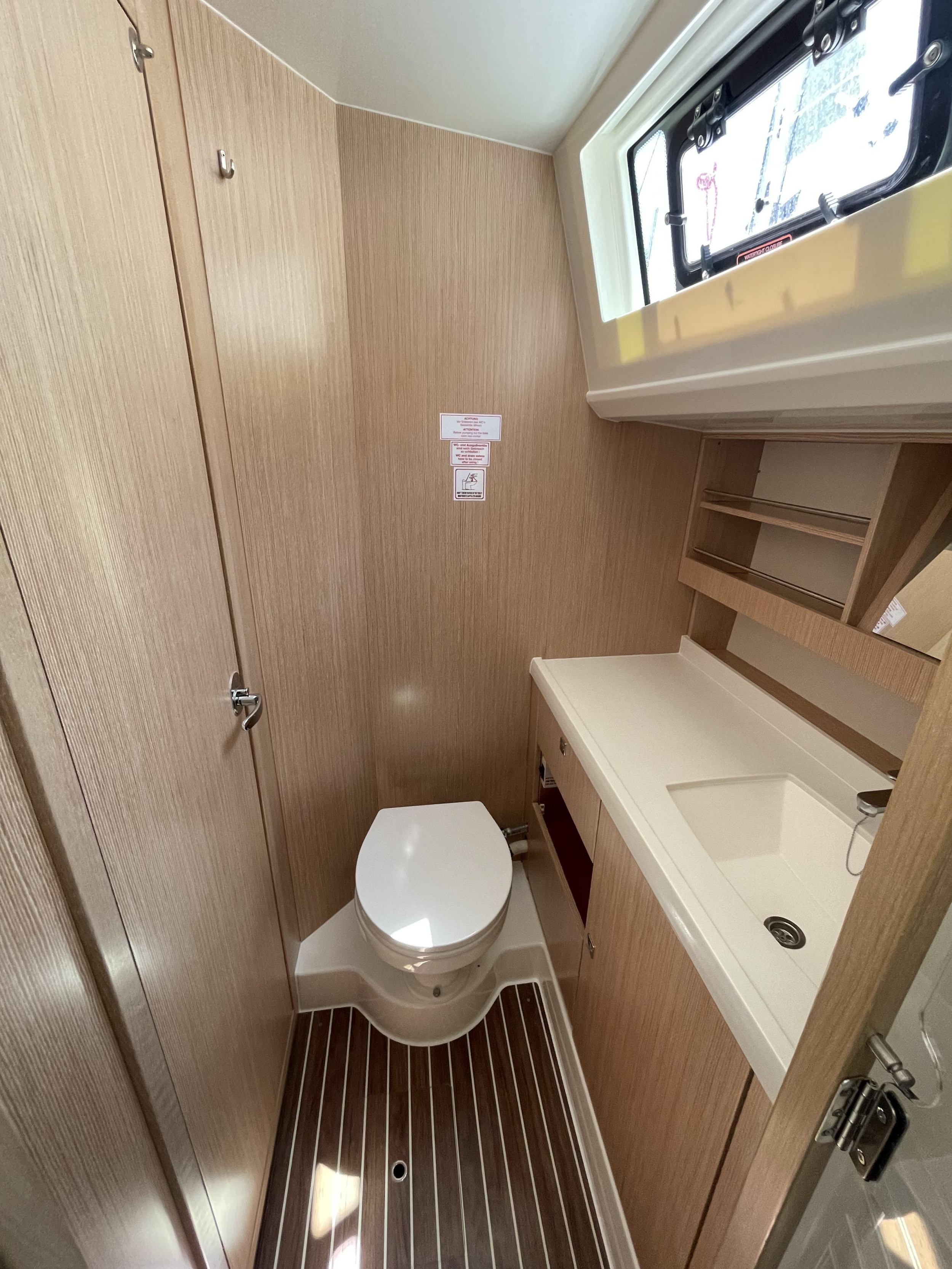 Photo #4 - Bavaria Vision 42 Owner Version (Adonis) in Preveza - 15795