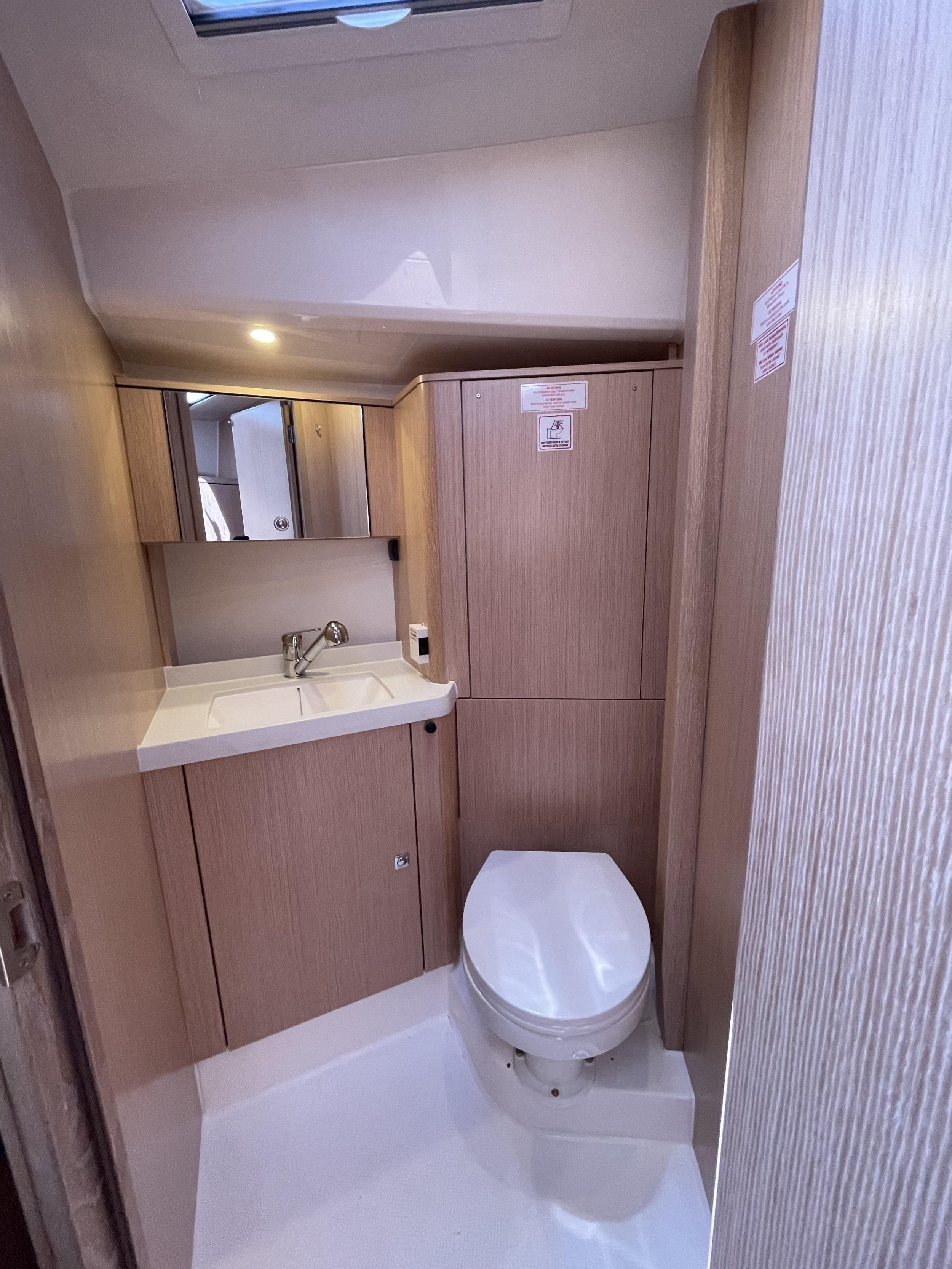 Photo #16 - Bavaria Vision 42 Owner Version (Adonis) in Preveza - 15795
