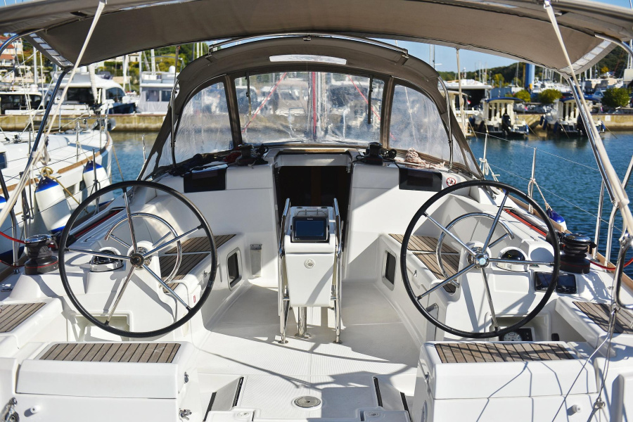 Photo #82 - Sun Odyssey 449 (Canne Bleue) in Pula - 14939