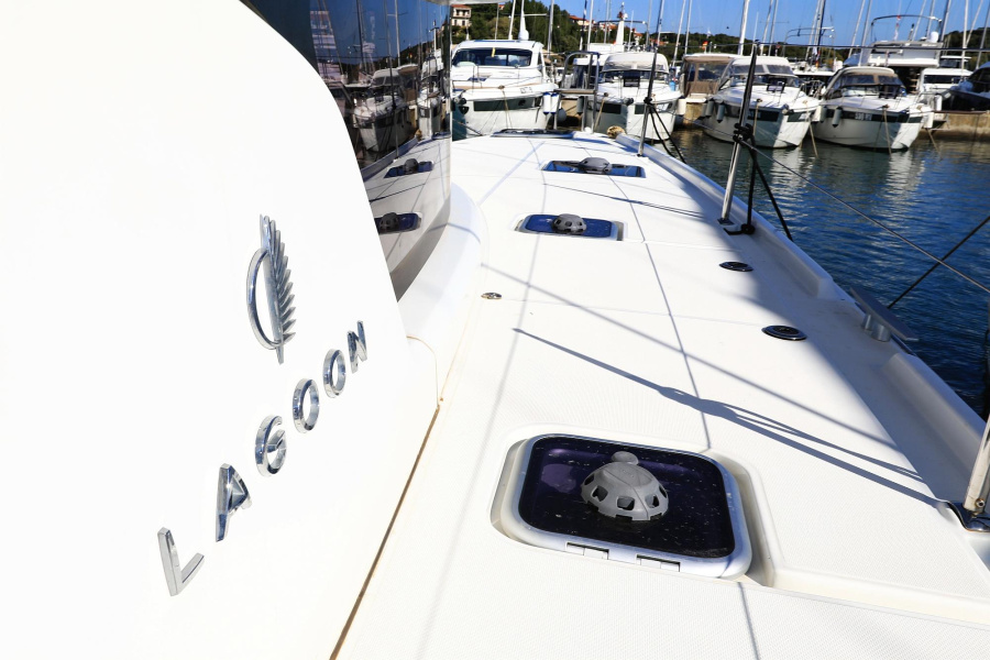 Photo #16 - Lagoon 42 (Fleur de Sel) in Pula - 14935