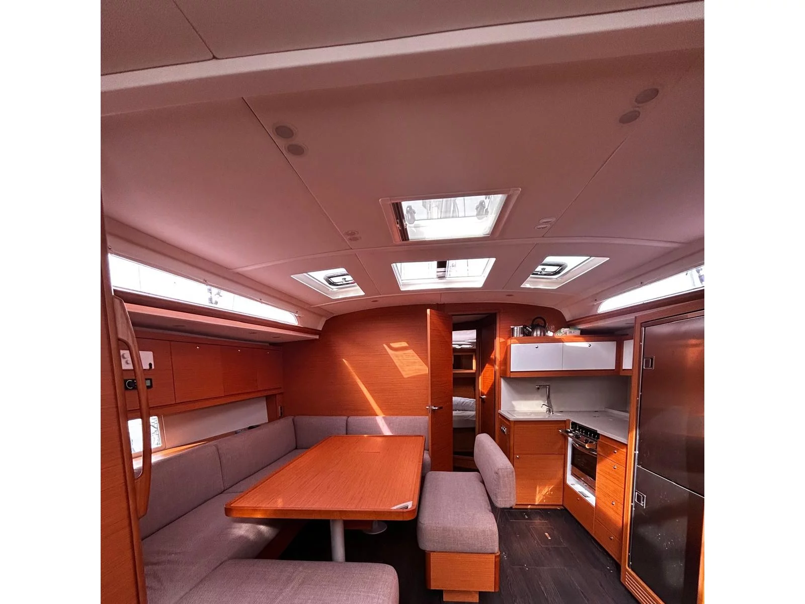 Dufour 470 (Teti) Interior image - 9