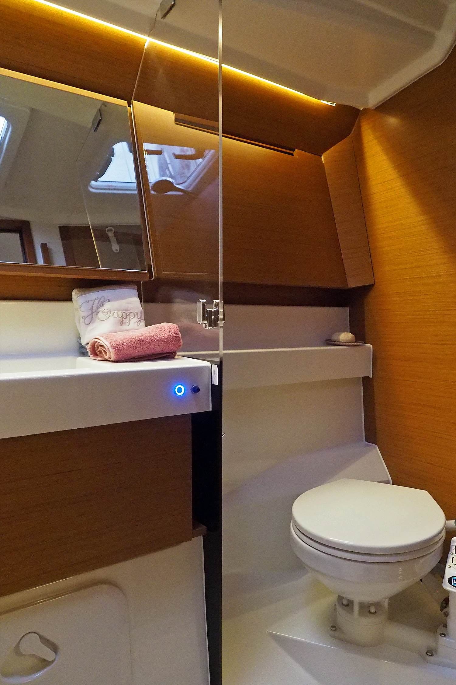 Photo #6 - Sun Odyssey 410 (Evelina) in Lavrion - 15591