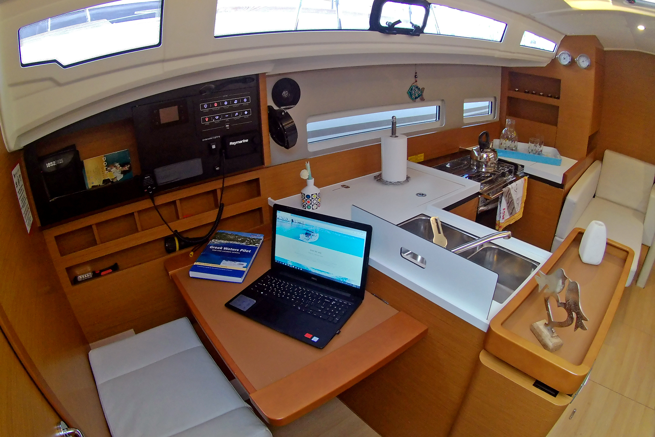 Photo #9 - Sun Odyssey 410 (Evelina) in Lavrion - 15591