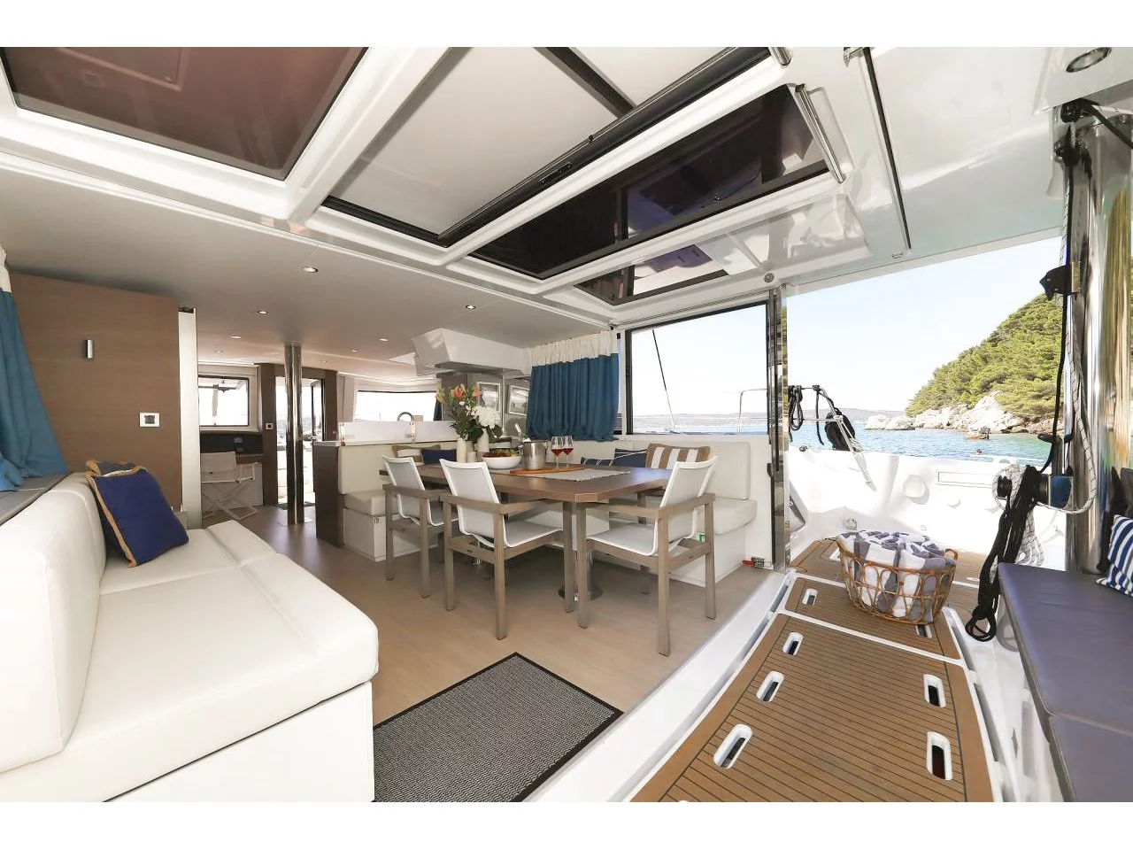 Bali 4.8 (Luna) Interior image - 10