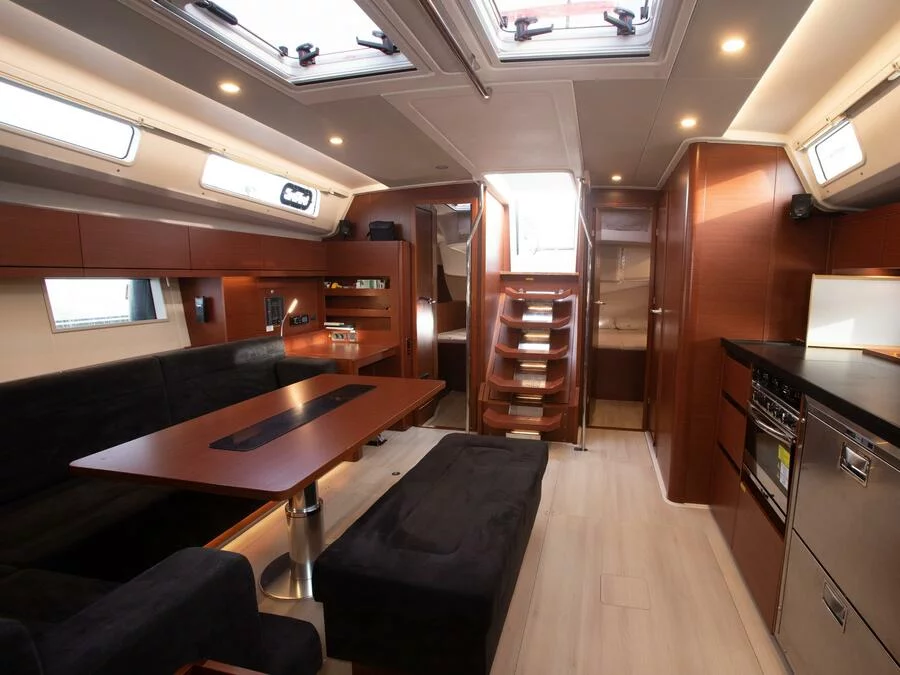 Hanse 508 (MEDUSA II (generator, air condition, electric barbeque, 1 SUP free of charge)) Interior image - 8
