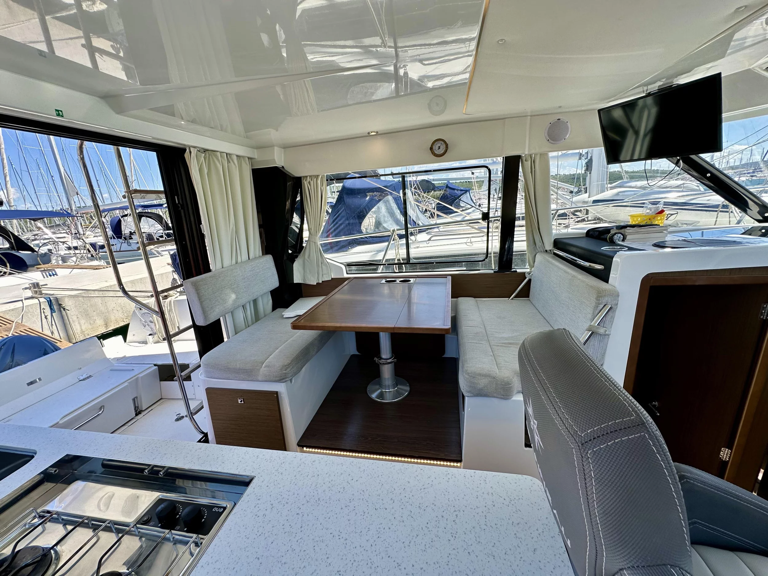 Merry Fisher 1095 FLY (Morska Vila) Interior image - 4