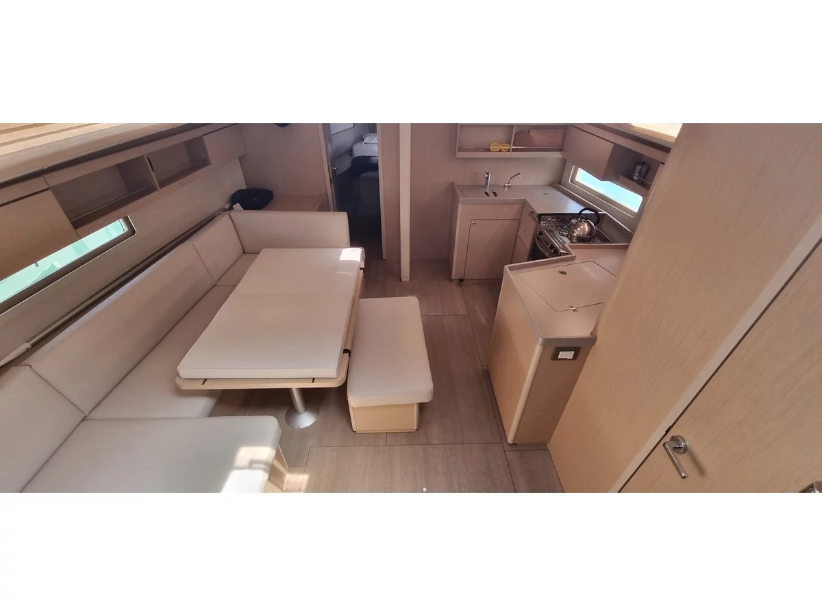 Oceanis 40.1 (3cab) (Leo) Interior image - 8