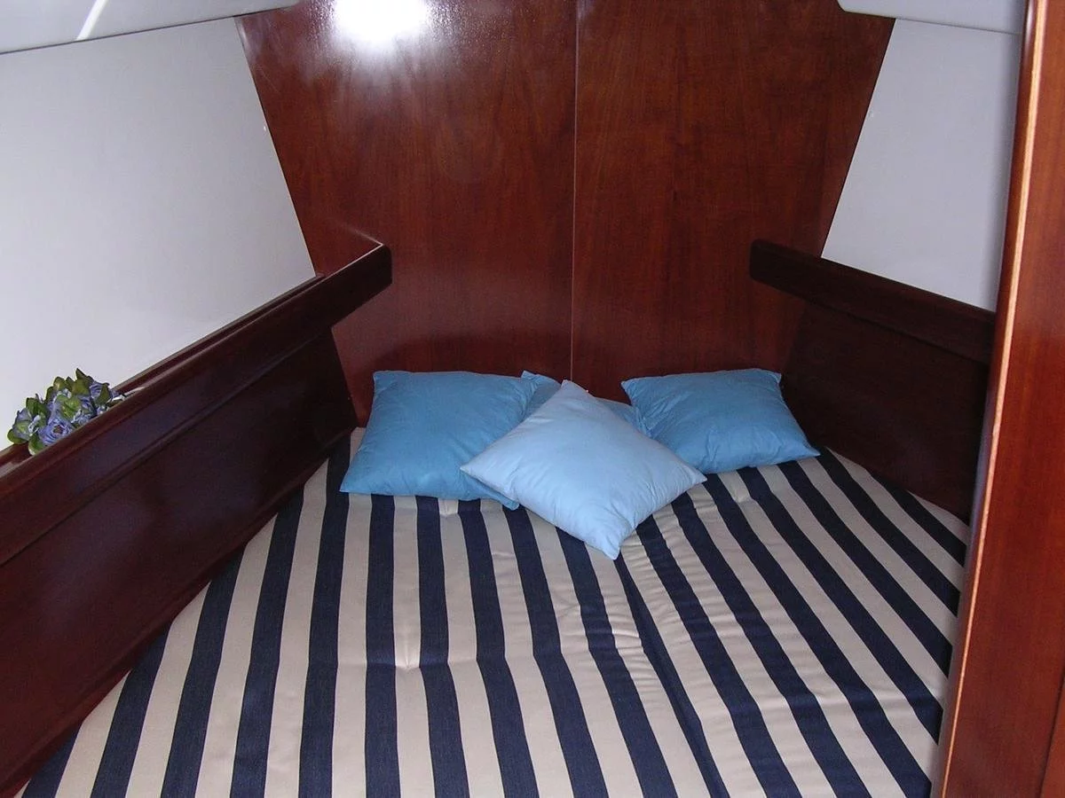 Oceanis 473 (Lullaby) bow cabin - 5