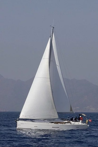 Dufour 450 GL (Dans) Sailing - 27