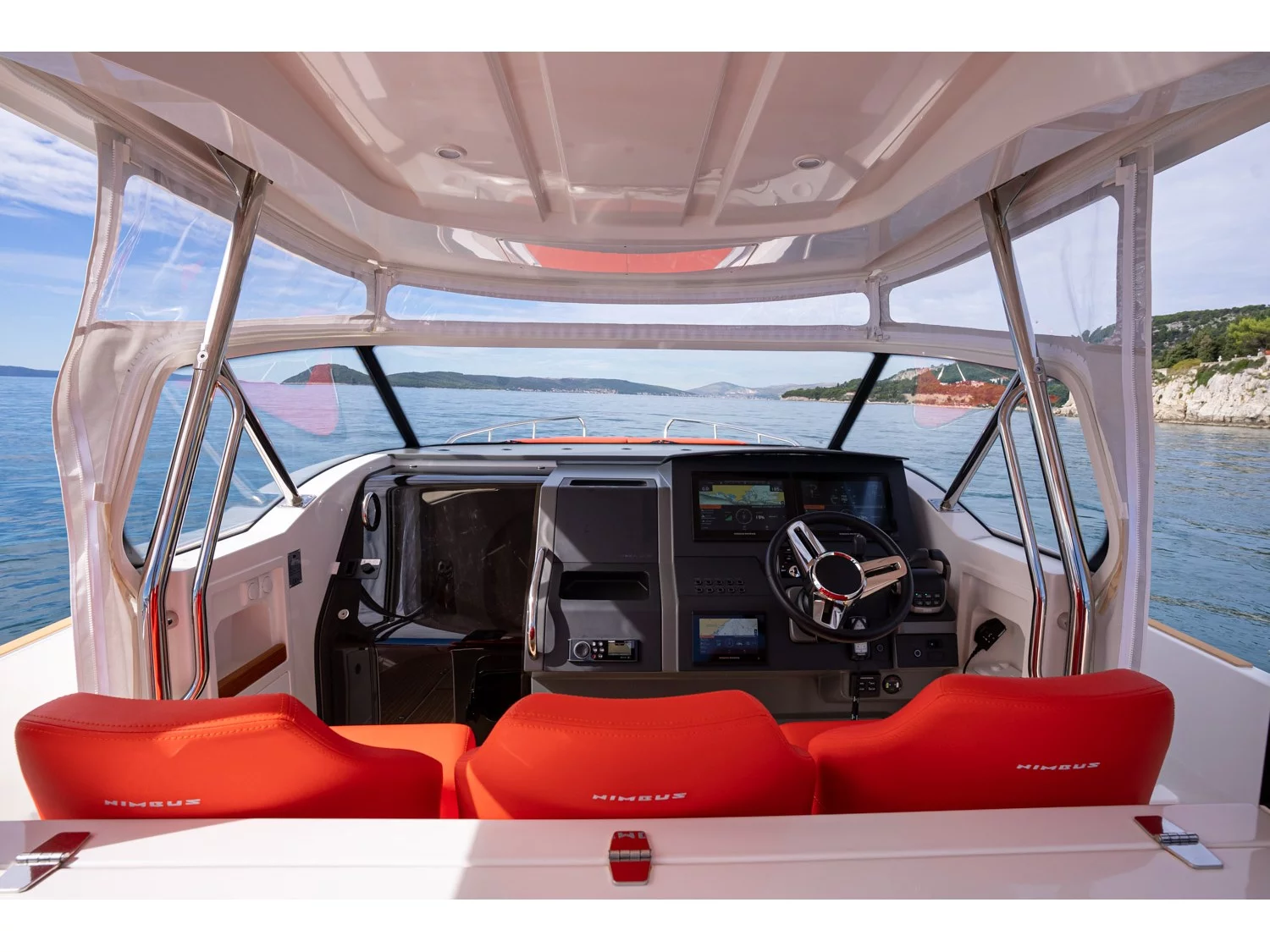 Nimbus T11 Inboard (PURA VIDA) Interior image - 10