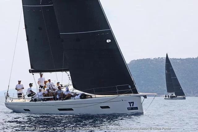 Italia Yachts 12.98 (Black Pearl)  - 1