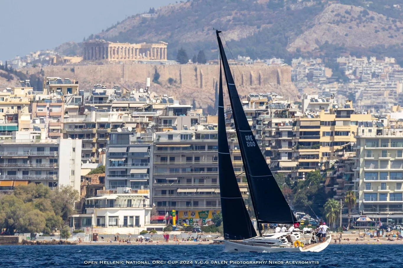 Italia Yachts 12.98 (Black Pearl)  - 6