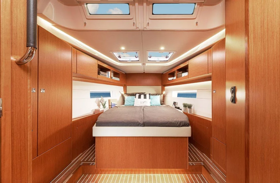 Bavaria C45 Style (Amaryllis)  - 9