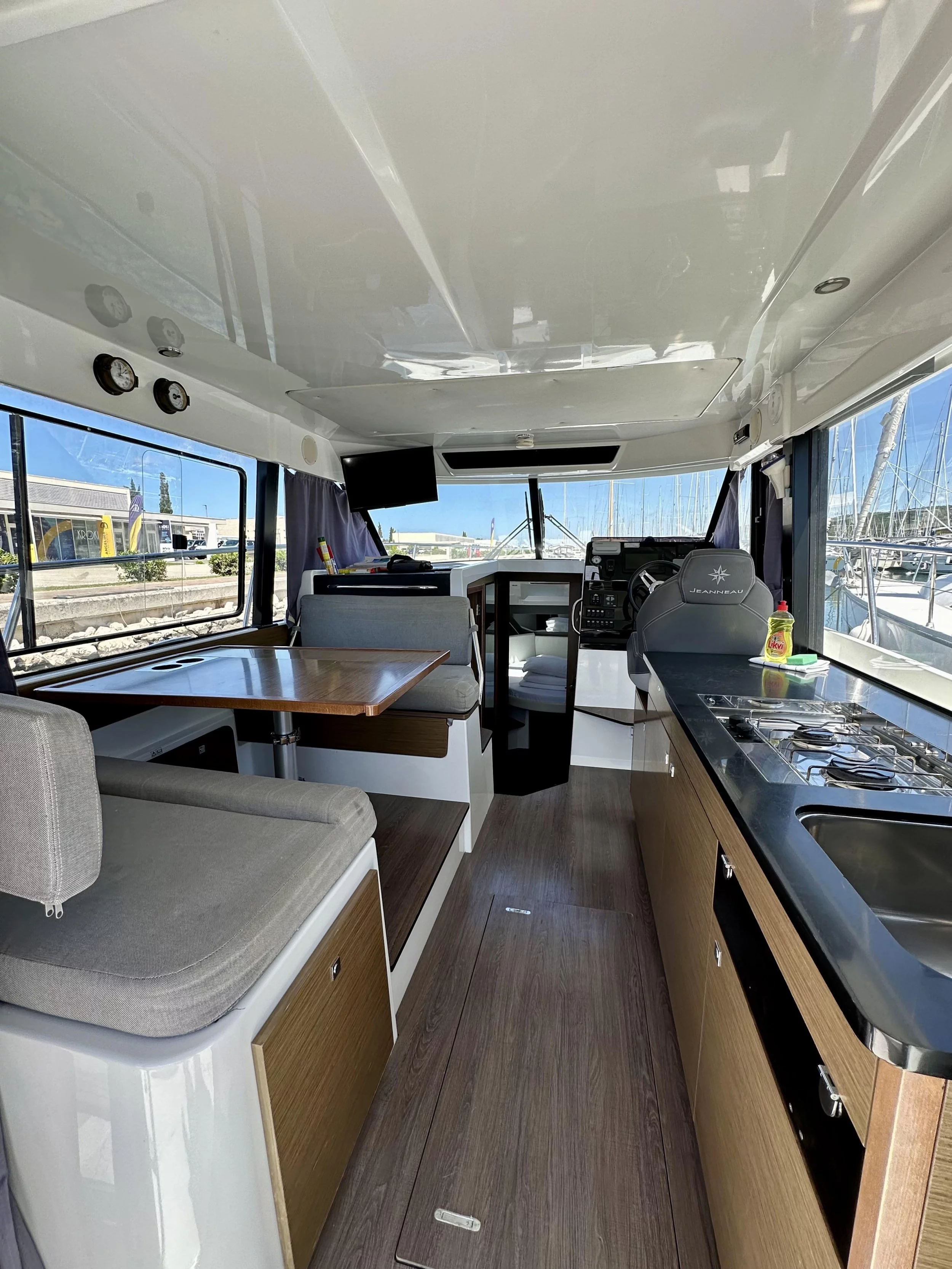 Merry Fisher 1095 FLY (Mala Sirena) Interior image - 2