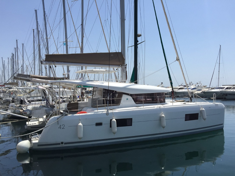 Photo #1 - Lagoon 42 (Iris II) in Athen - 8321