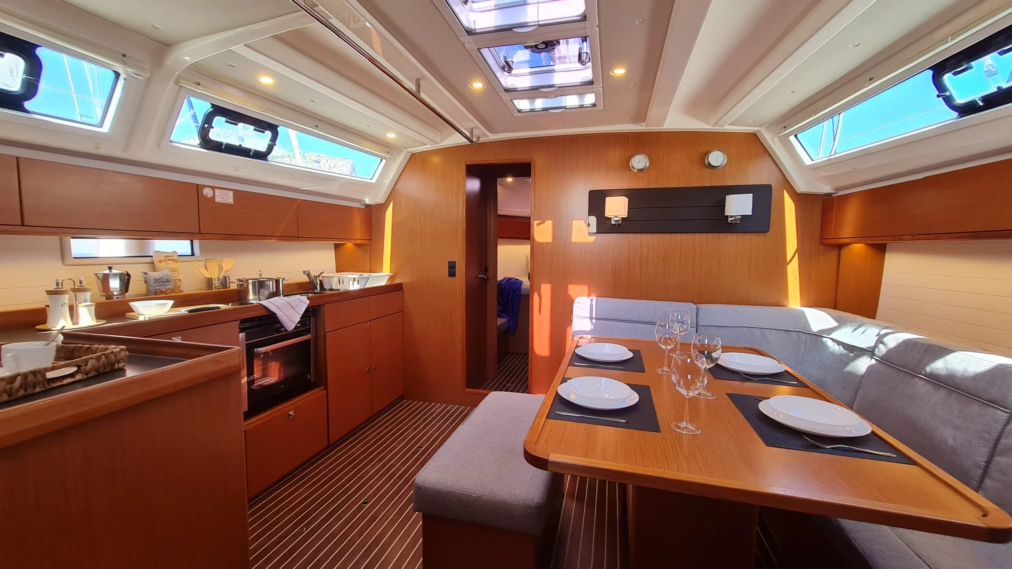 Bavaria Cruiser 46 (Baaria) Intirior image - 10