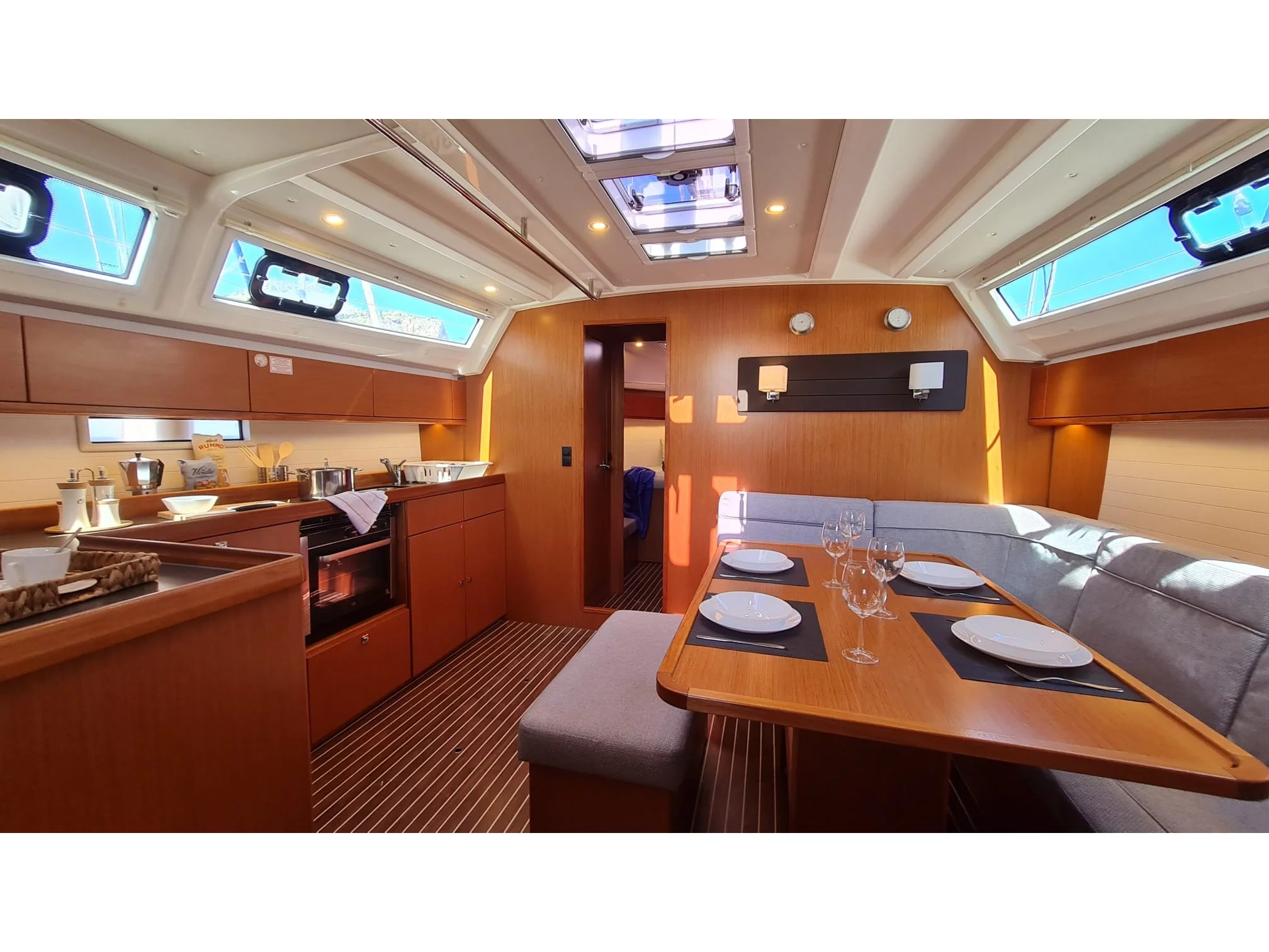 Bavaria Cruiser 46 (Baaria) Interior image - 15