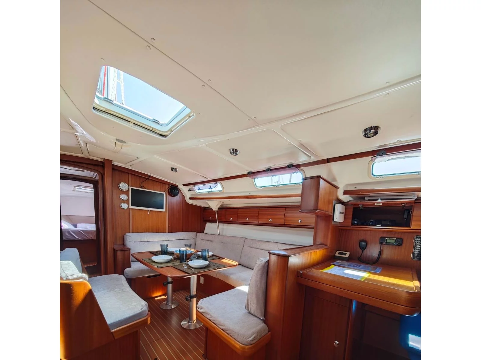 Bavaria 44 (Skarape) Interior image - 13
