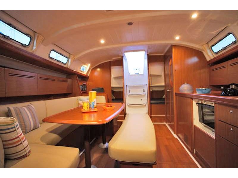 Photo #6 - Beneteau Cyclades 43.4 (Eloise) in Lefkada - 61300