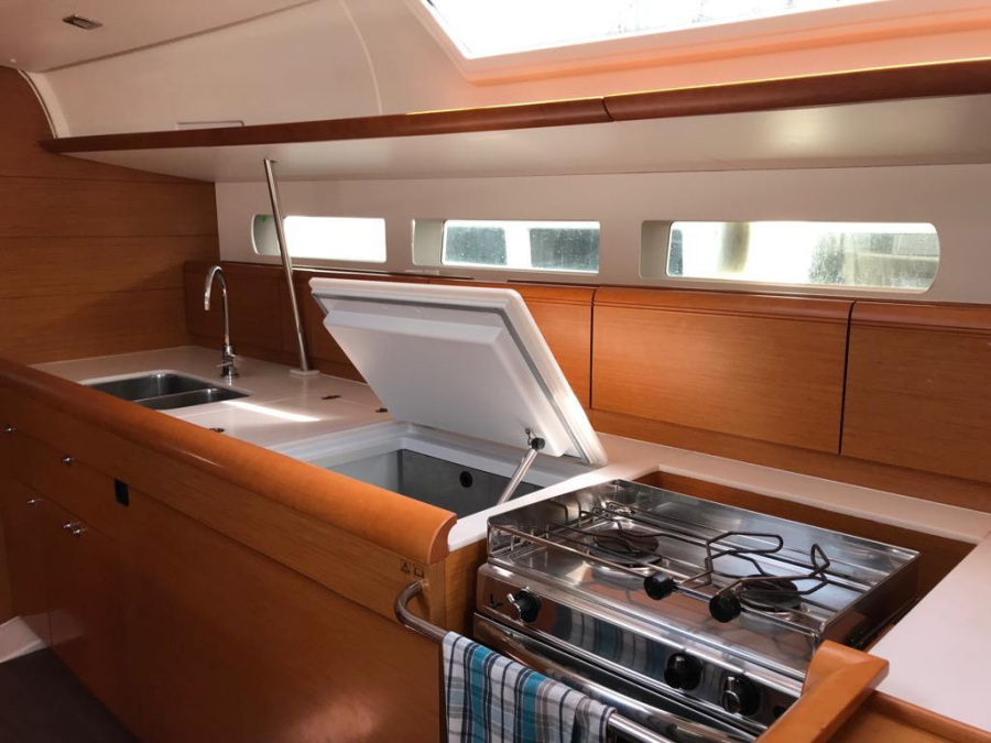 Photo #9 - Sun Odyssey 519 (Alboran Cognac (Majorca)) in Palma - 6744