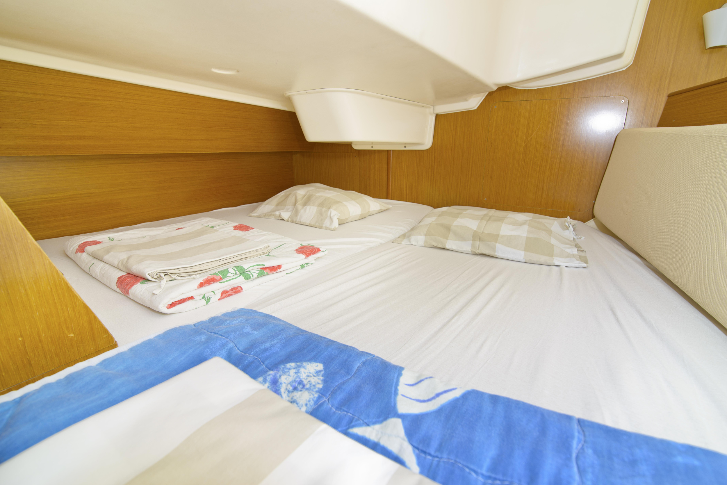 Photo #10 - Sun Odyssey 32 (Carmen) en Murter - 23805