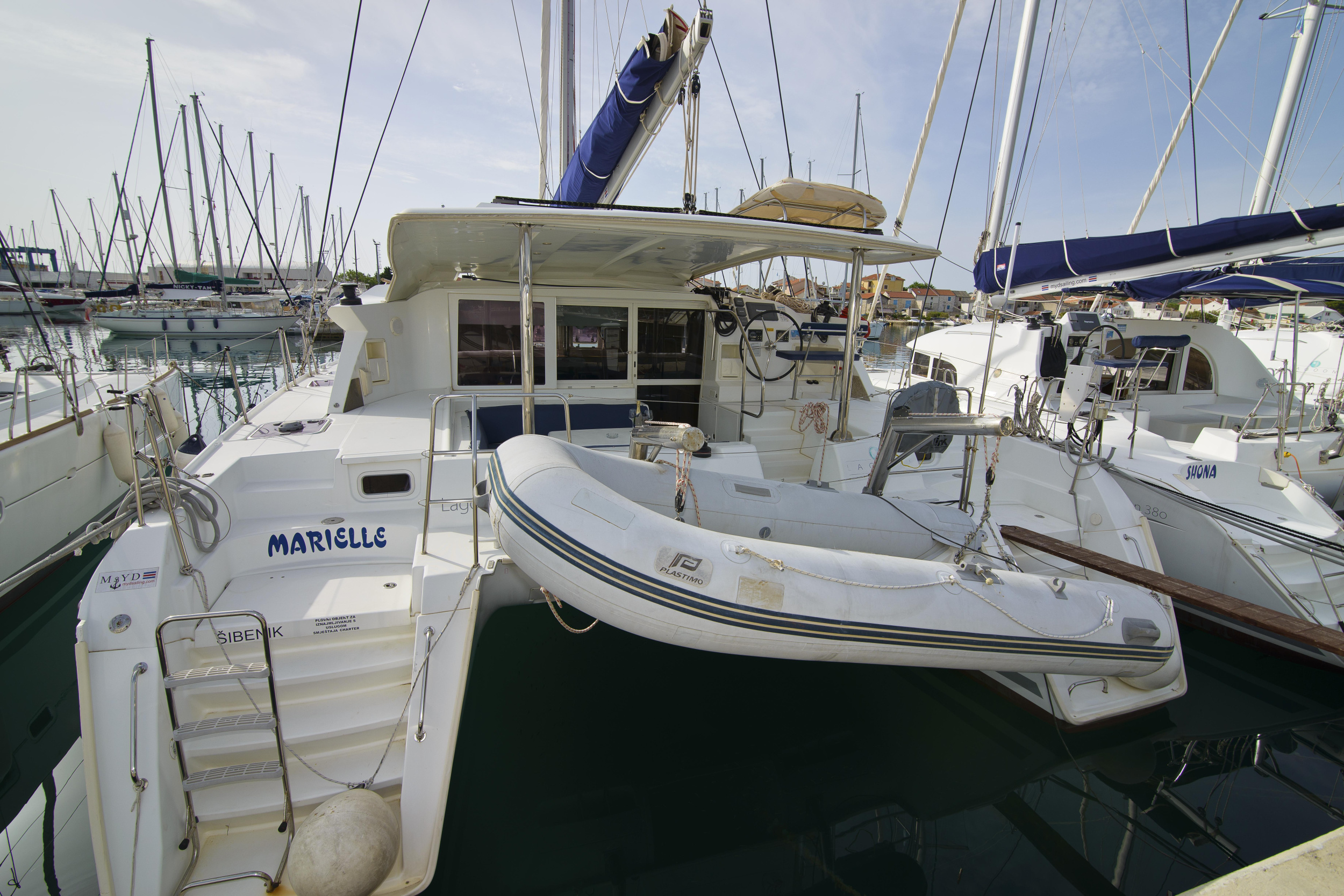 Photo #18 - Lagoon 421 (Marielle) in Murter - 15129