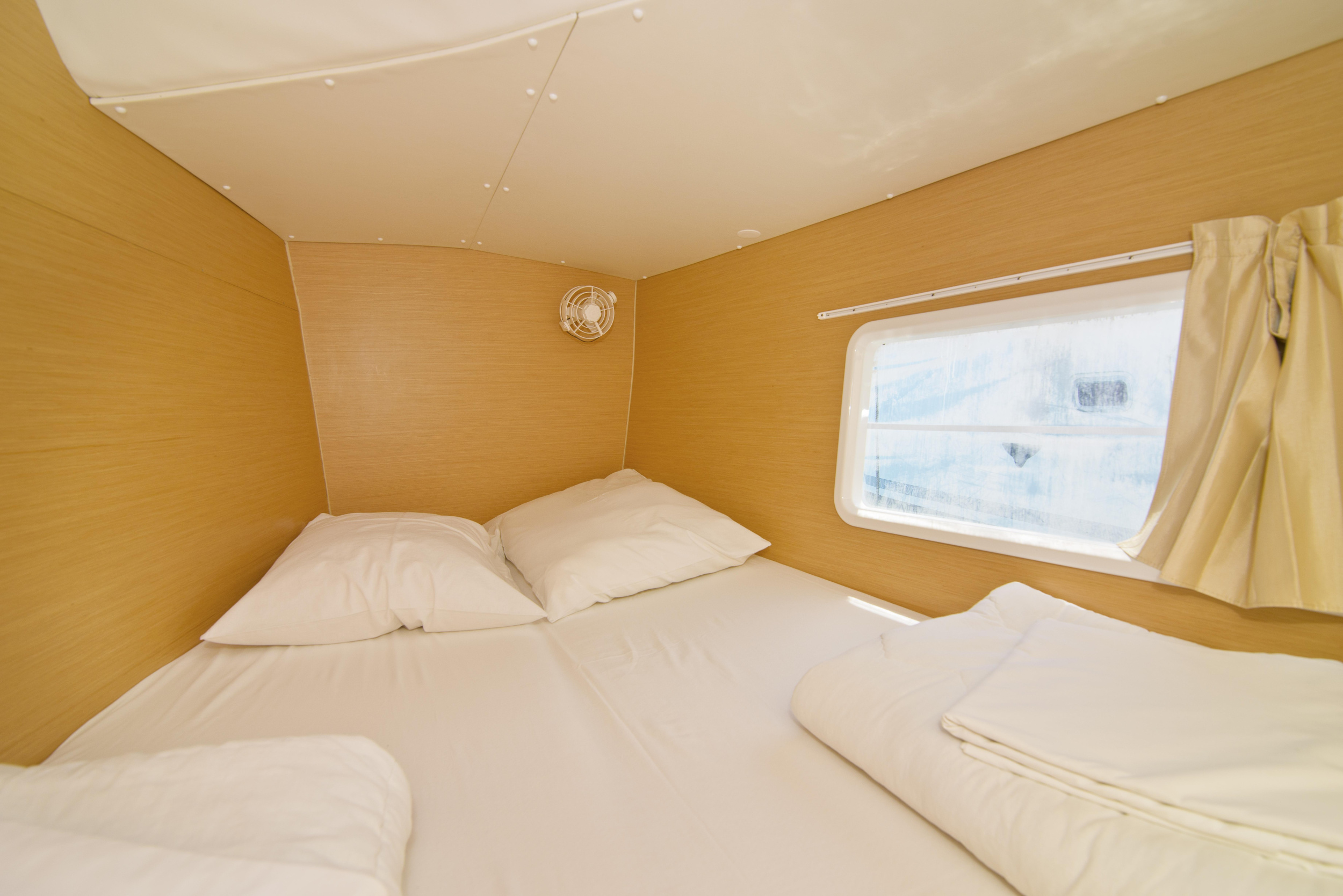 Photo #5 - Lagoon 380 (Moonshadow) in Mord - 20636