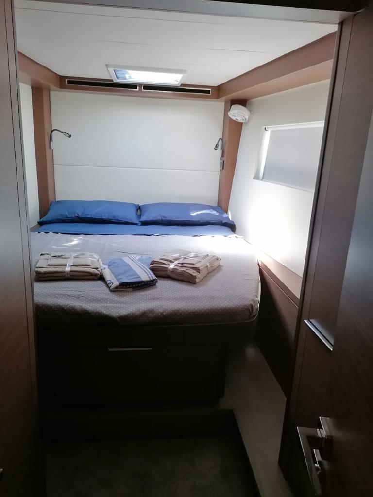 Photo #5 - Lagoon 50 (Colibrì Platinum Service) en Castellammare di Stabia - 13855