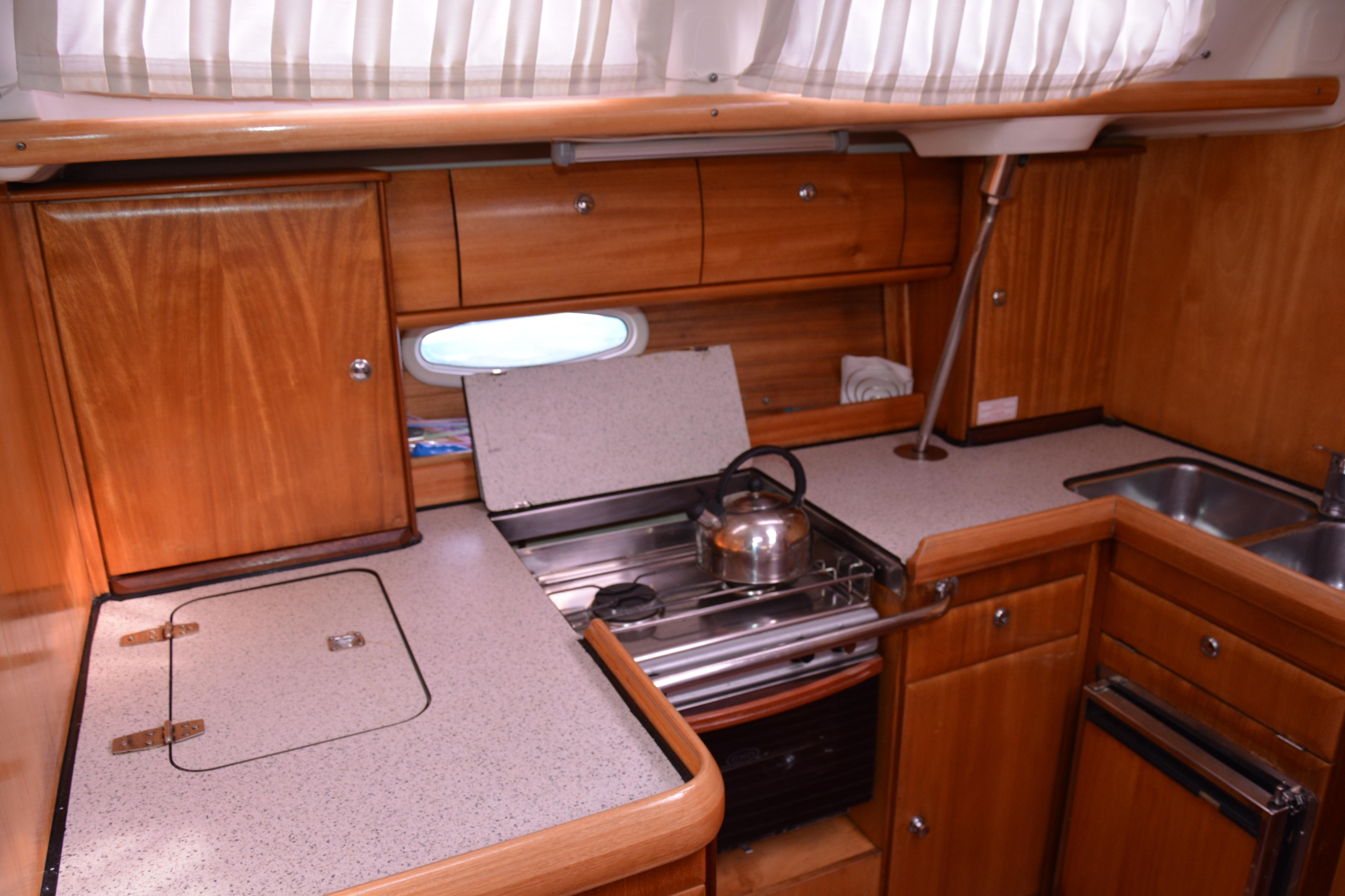 Photo #12 - Bavaria 46 (Chronos) en Ladochori - 15560