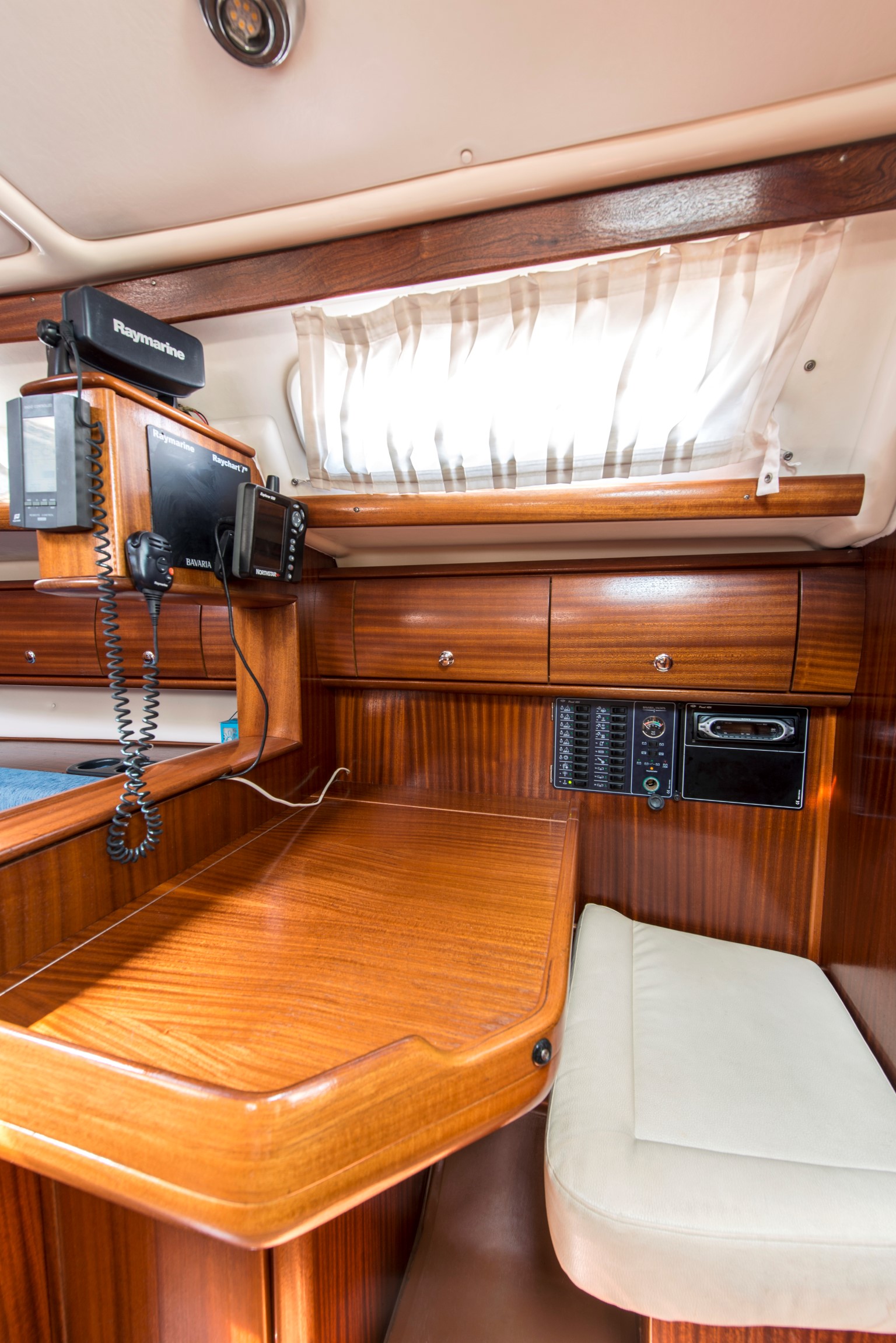 Photo #12 - Bavaria 36 (Arcobaleno) en Ladochori - 17479