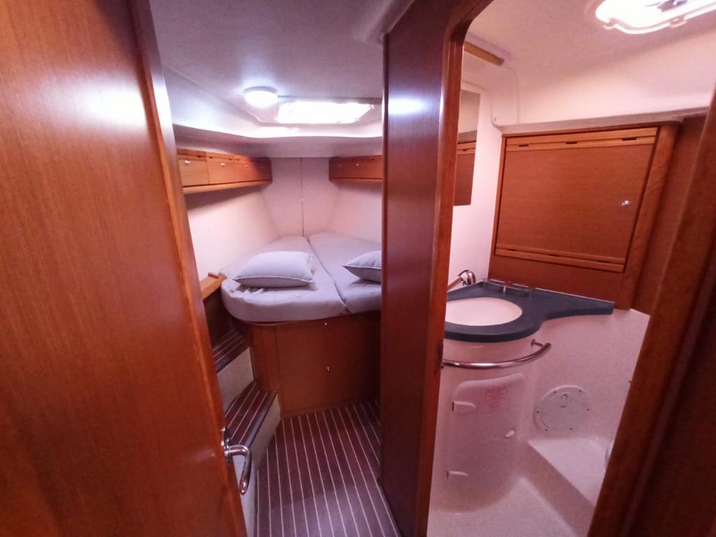 Photo #11 - Bavaria 40 Cruiser (Santana) in Volos - 17486