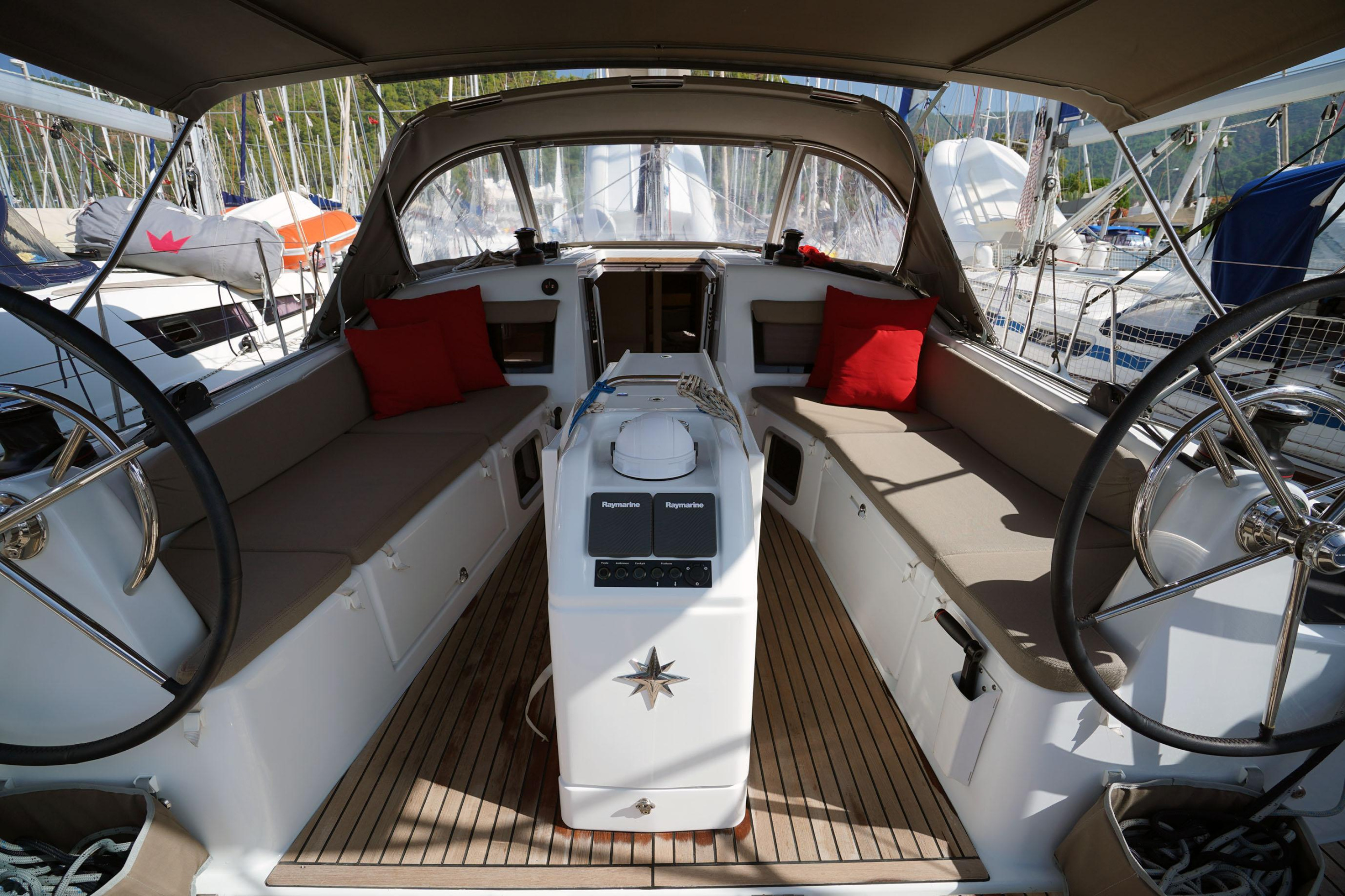 Photo #6 - Sun Odyssey 410 (Free Me) in Marmaris - 13146