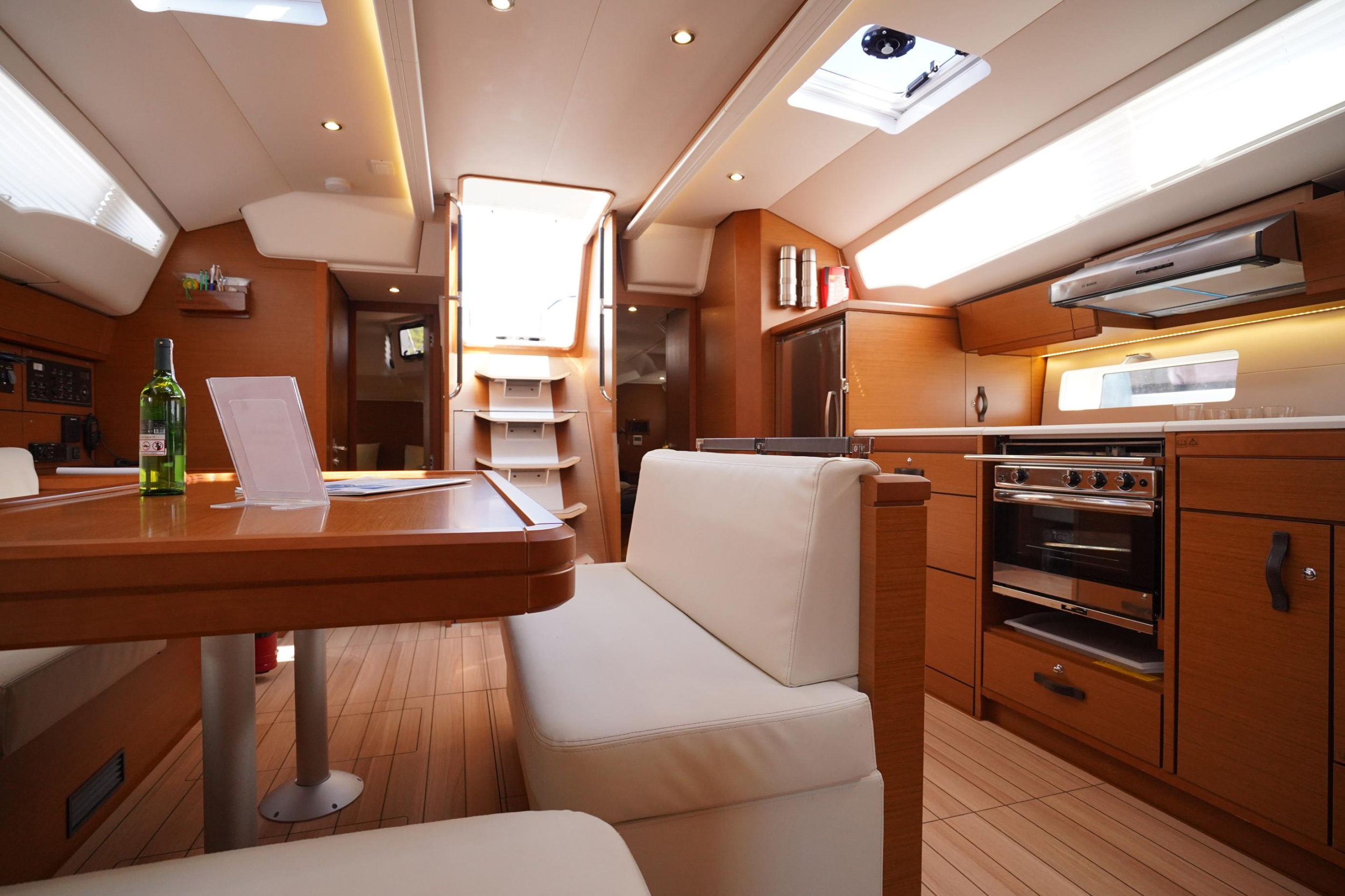 Photo #9 - Jeanneau 54 (Cappuccino Due) in Marmaris - 13592