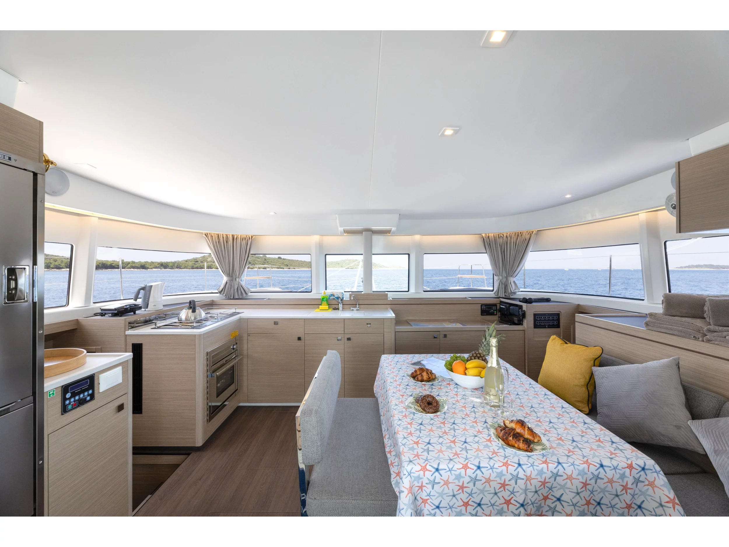 Lagoon 43 (WANDERER) Interior image - 1