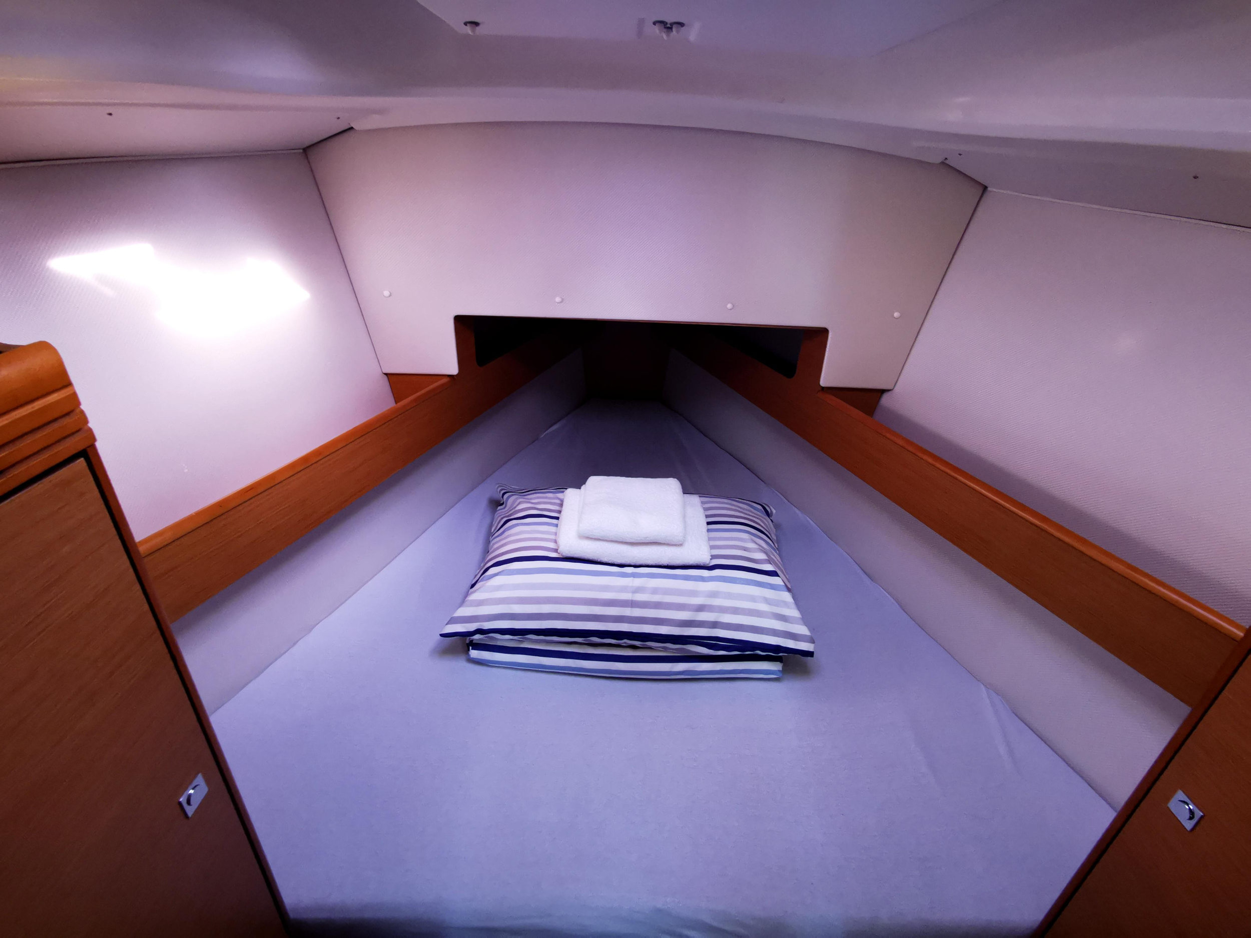 Photo #11 - Sun Odyssey 33i (Paola) in Novi Vinodolski - 9323