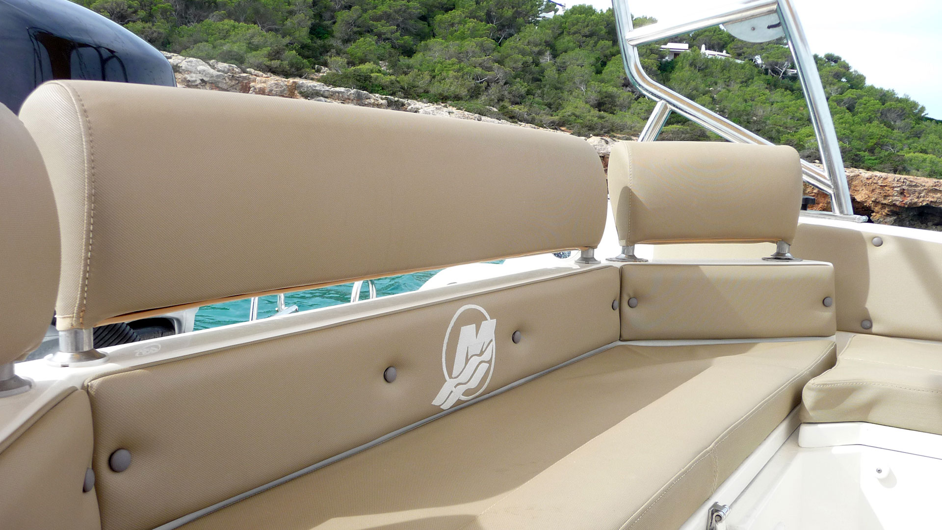 Photo #6 - Blackfin Elegance 8 (Blanca) in Talamanca - 17606