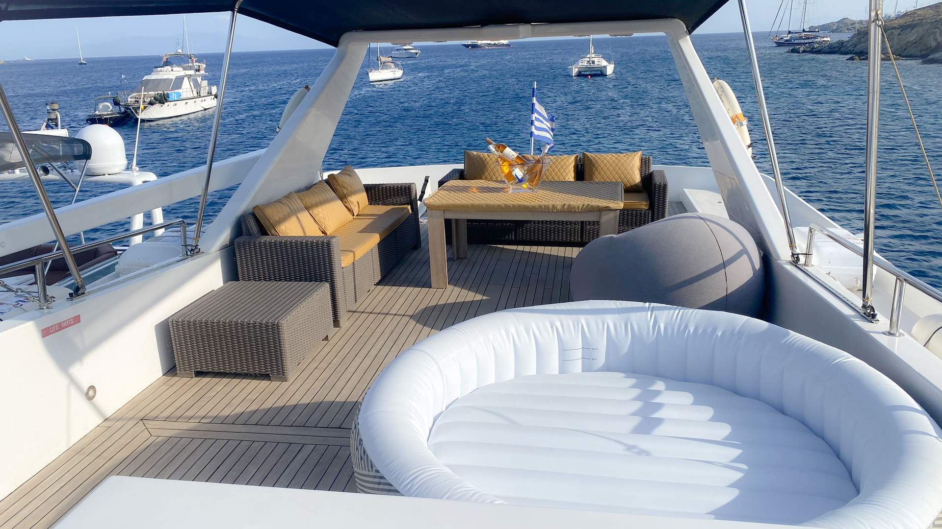 Photo #2 - Superphantom 85 Fly (Superphantom) in Mykonos - 19016