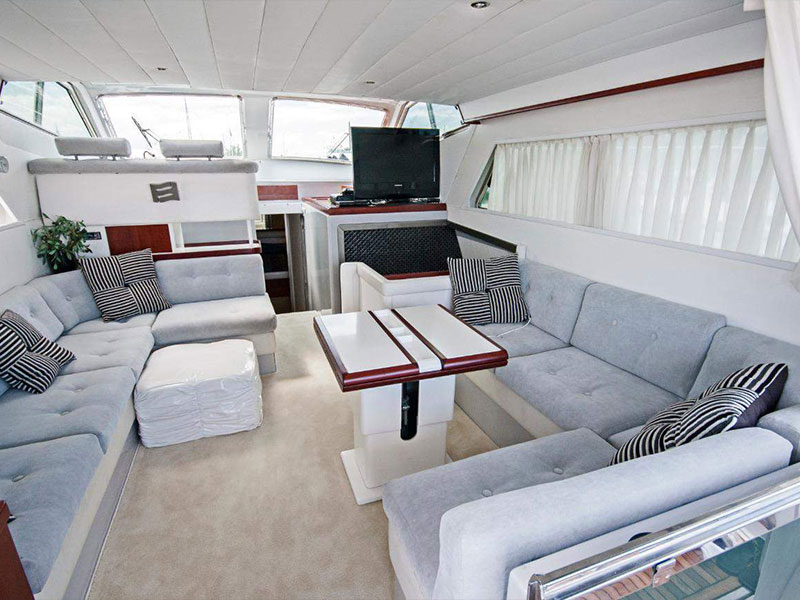 Photo #10 - Ferreti 47 Flybridge (Ferretti 47) en Mykonos - 17445