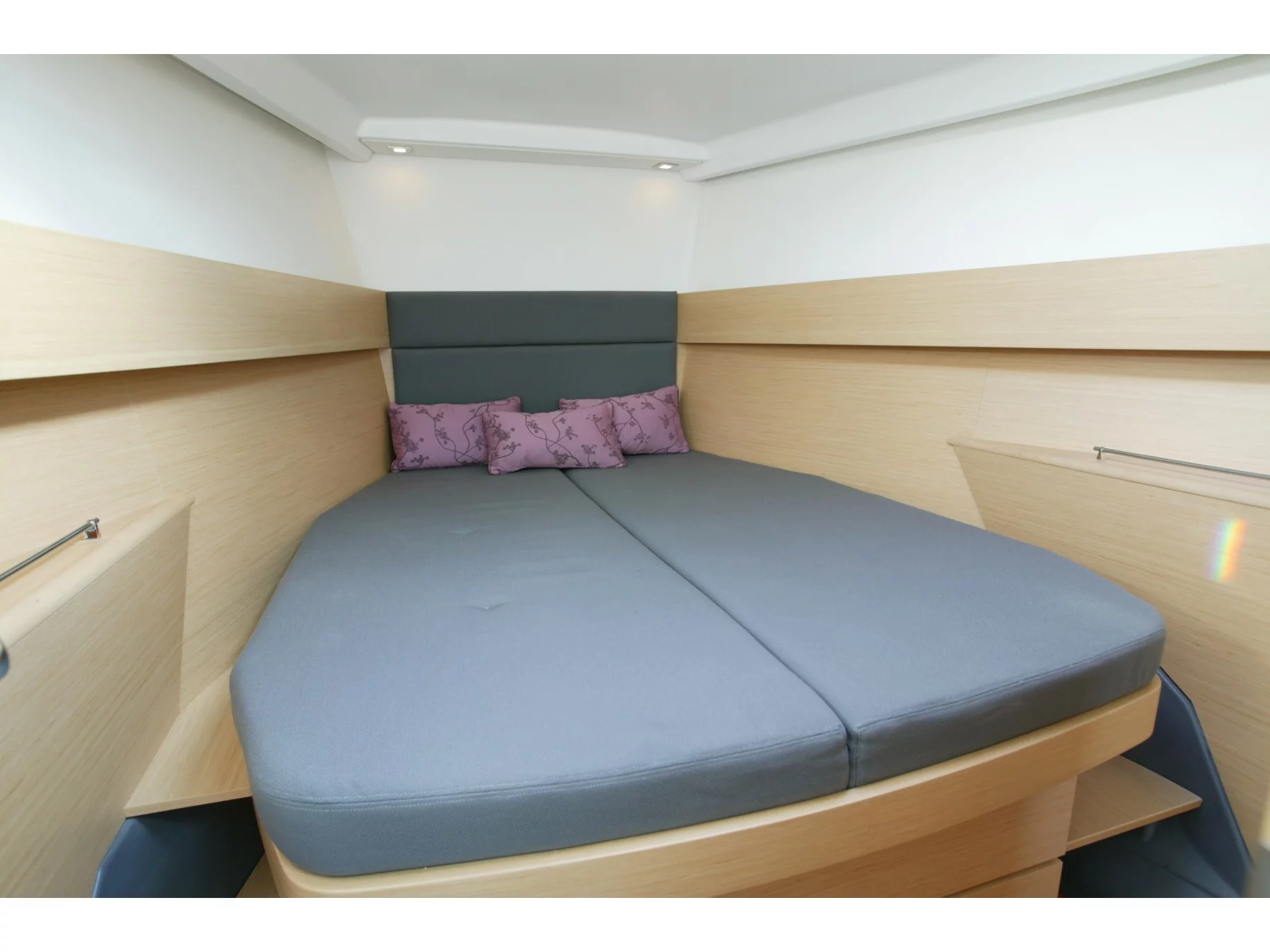 First 50 (Geisha) Interior image - 3