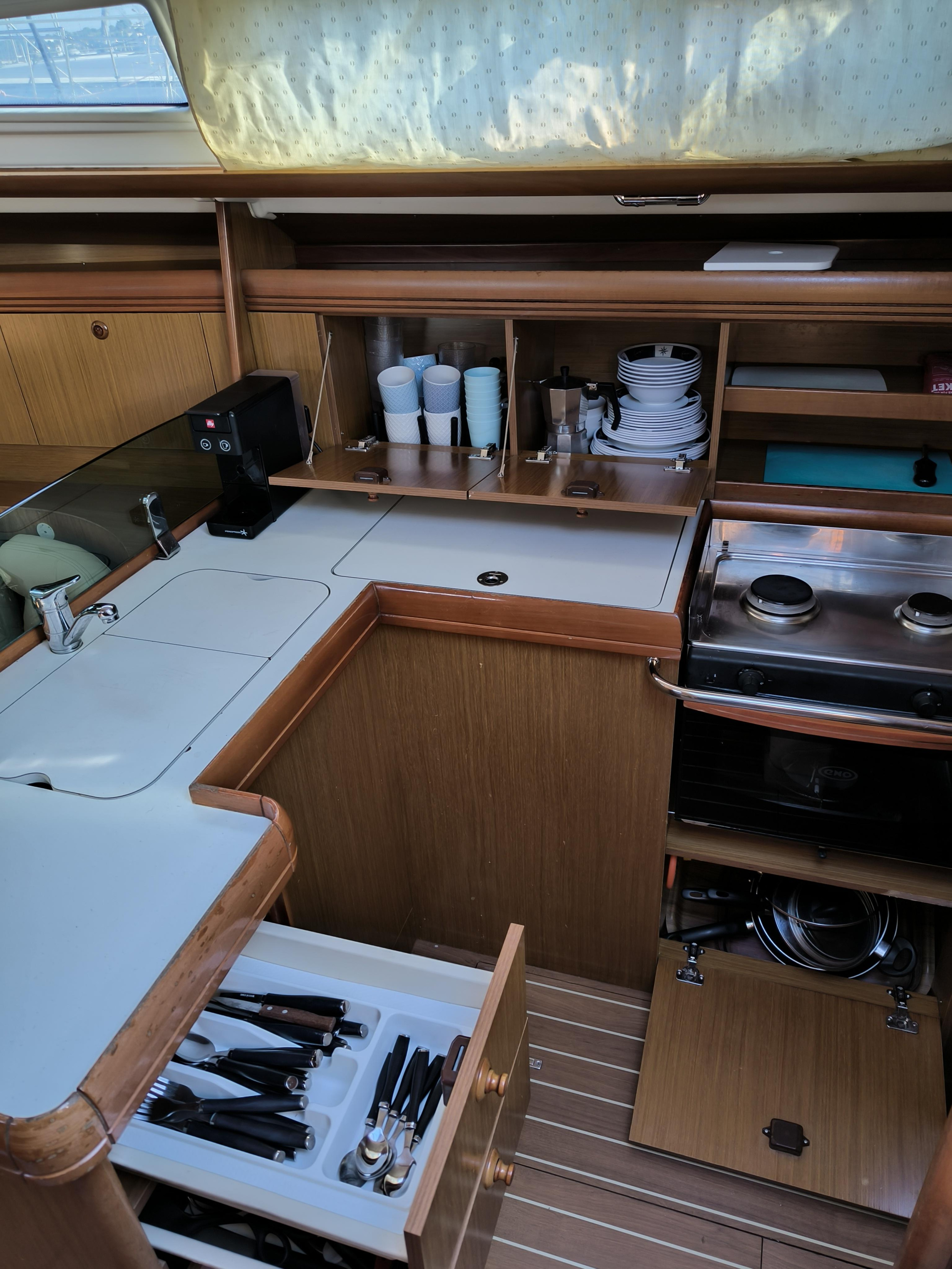 Photo #22 - Sun Odyssey 39i (Bookie Too) en Salamina - 14705