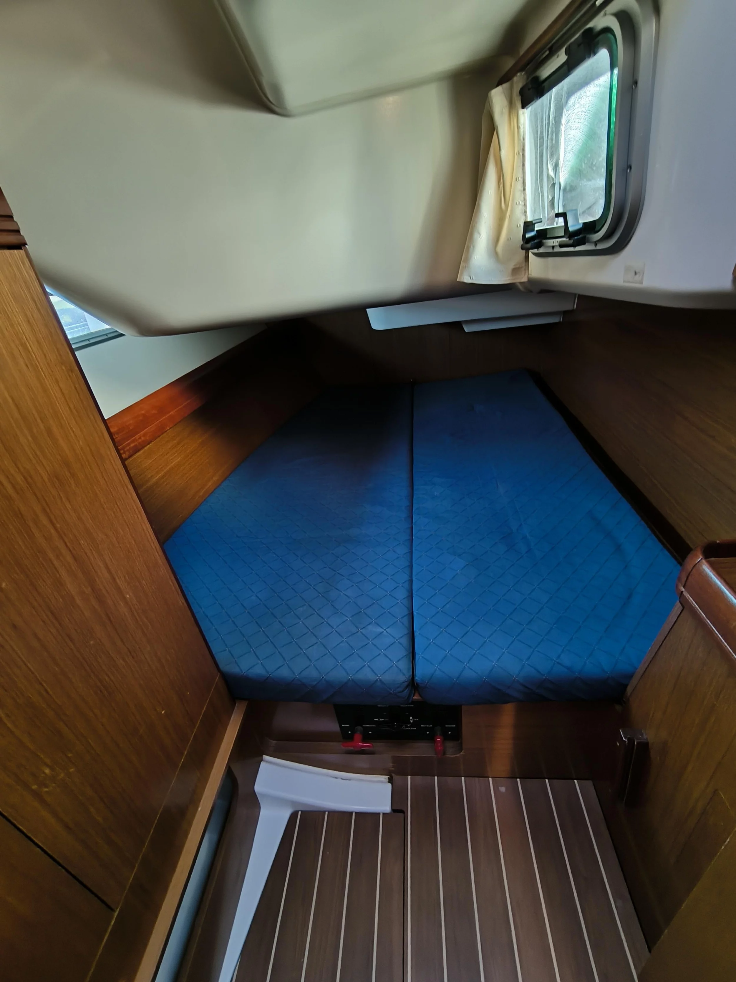 Sun Odyssey 39i (Bookie Too)  - 11