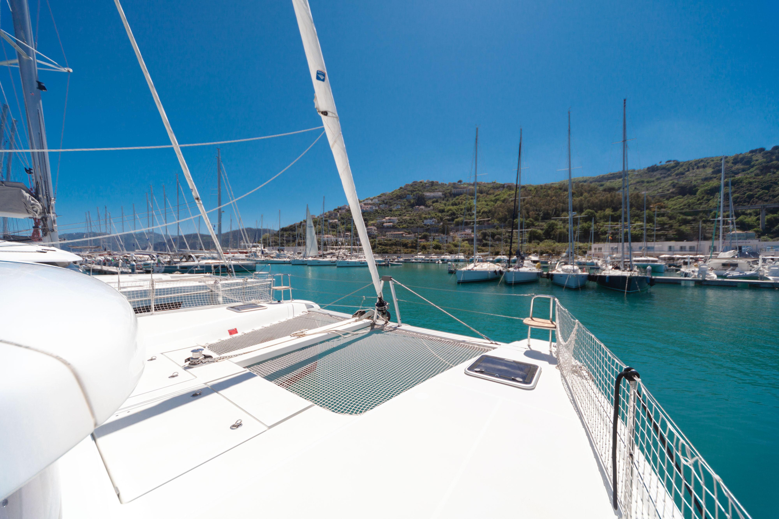Photo #7 - Lagoon 42 (SHARANDA) in Capo d'Orlando - 12834