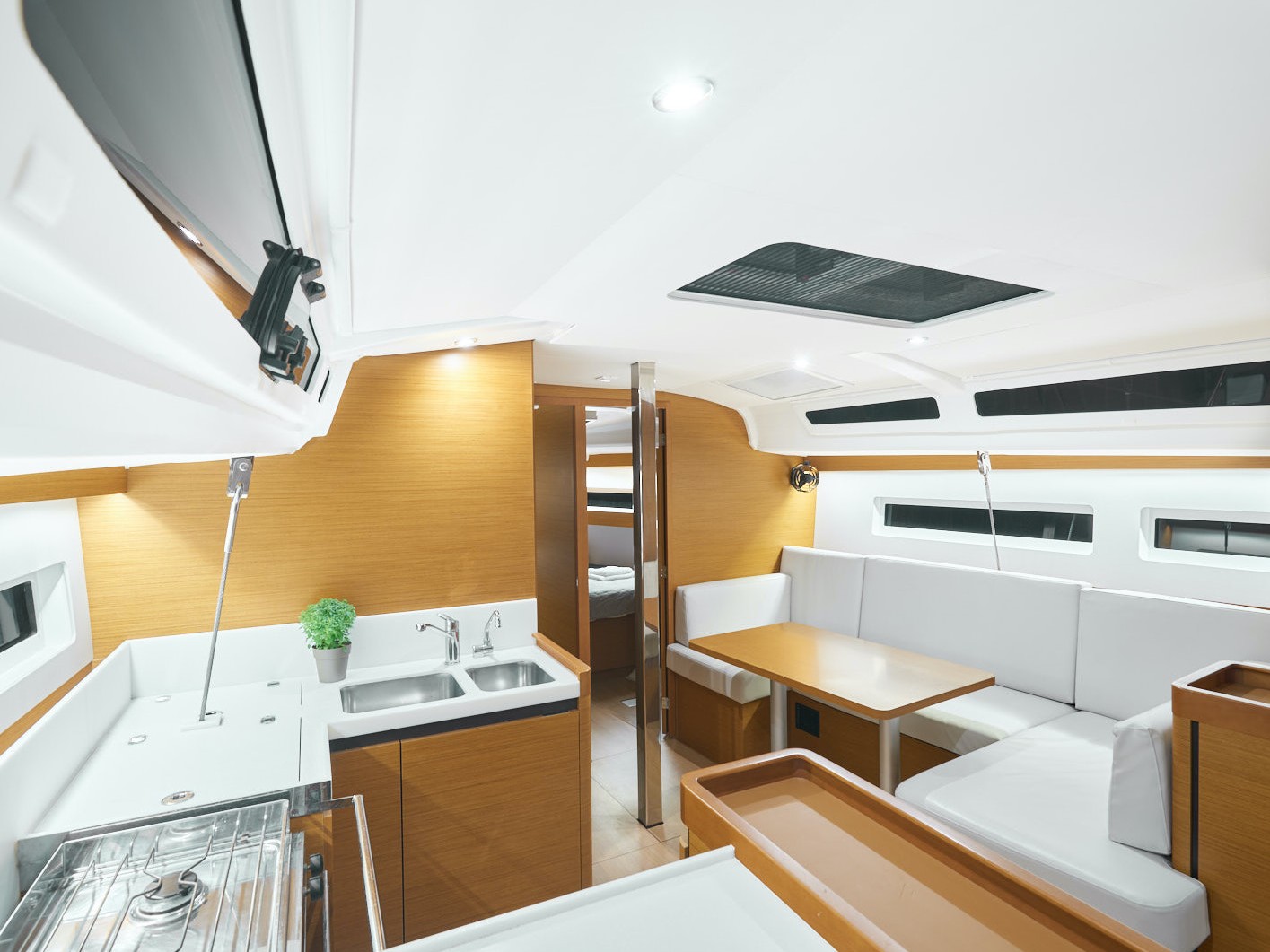 Photo #5 - Sun Odyssey 440 (Nymeria | Water-maker, Solar Panel, Teak Cockpit) en Atenas - 13069